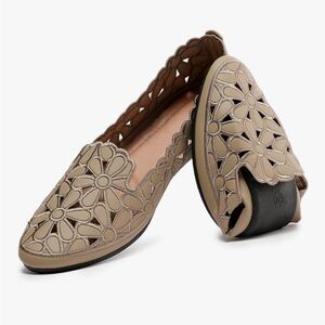 Women's Beige Floral Cutout Loafers